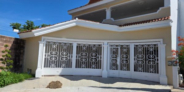 2e8b2fc7-b651-42f1-8468-6356602715b8